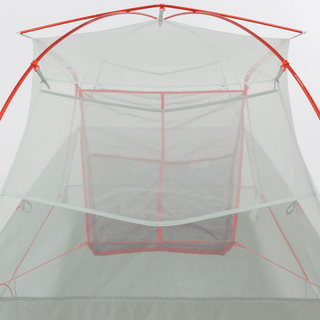 Gear Lofts Grand trapèze fixé à l'intérieur de la tente photographié de l'extérieur